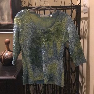 Snoskins hardly worn textured top